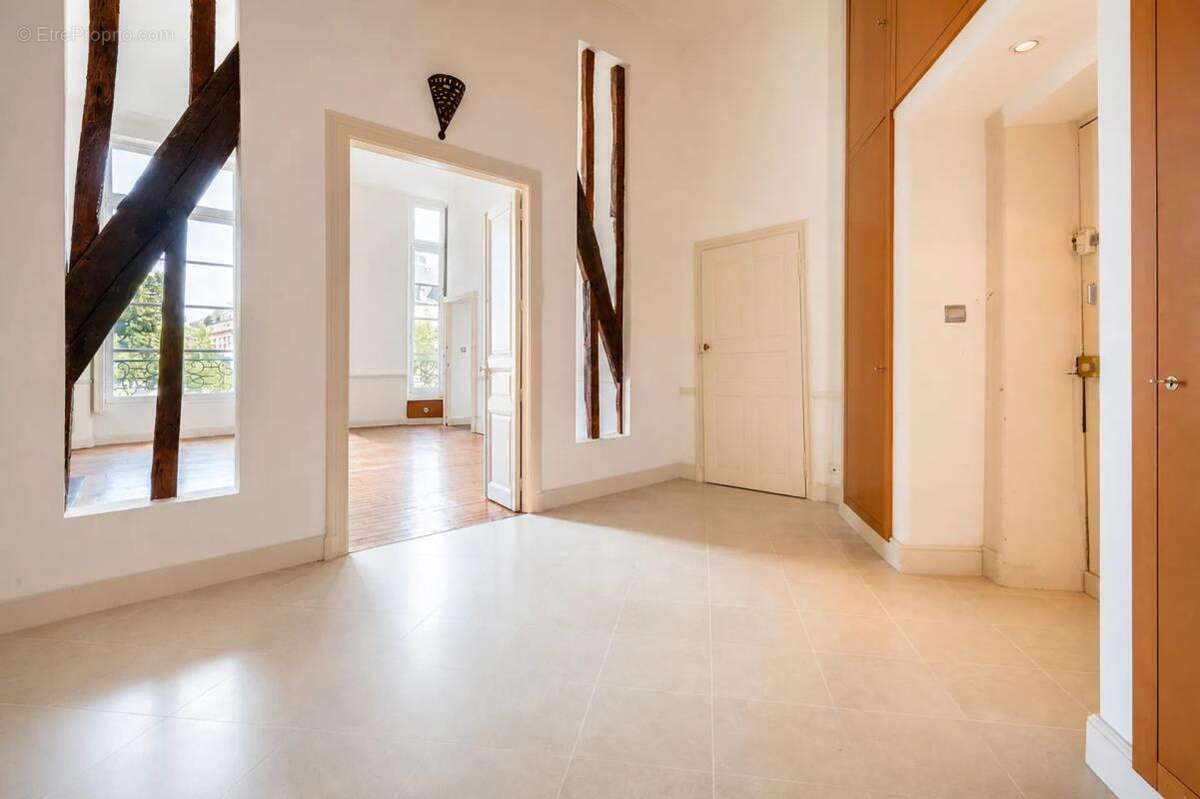 Appartement T4 spacieux avec 2 chambres - 127 m² - Nantes centre - photo 2
