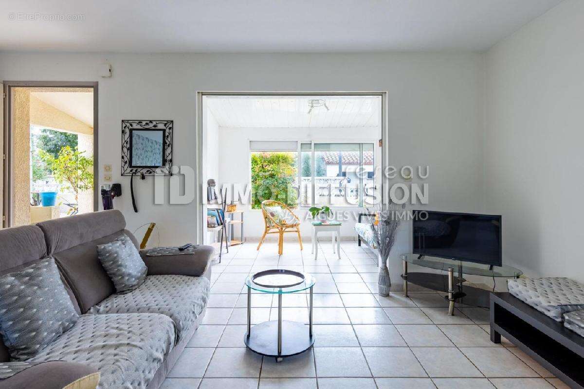 Maison à GALLARGUES-LE-MONTUEUX