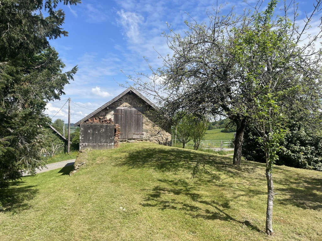 Maison à ORGNAC-SUR-VEZERE