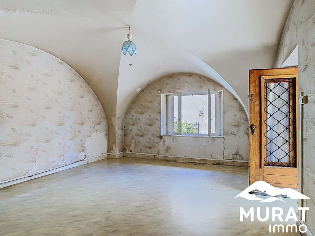 Maison 90 m² à Saint-Sandoux  - photo 2