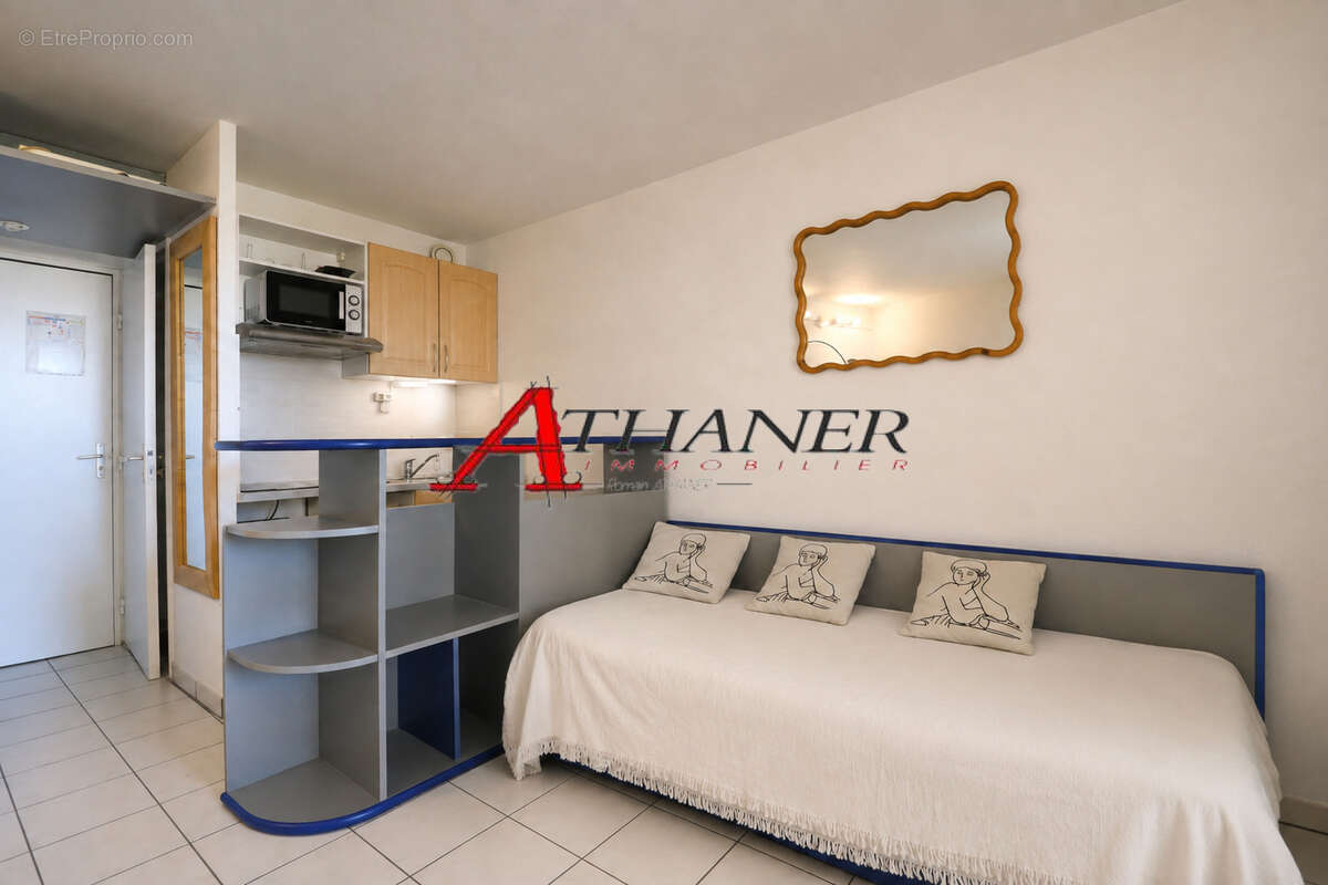 T2 bis -29m2 - terrasse - piscine et vue mer - photo 4