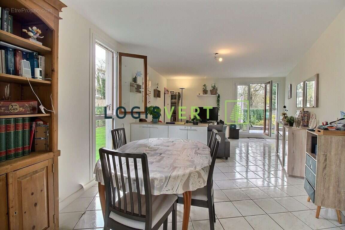 Salon - Appartement à PALAISEAU