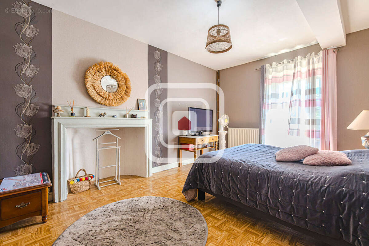 Exclusivite maison bourgeoise de caractere centre hermonville avec dependances et chartil - photo 13