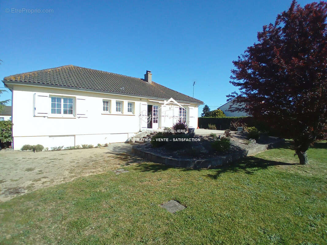 Maison à DANGE-SAINT-ROMAIN