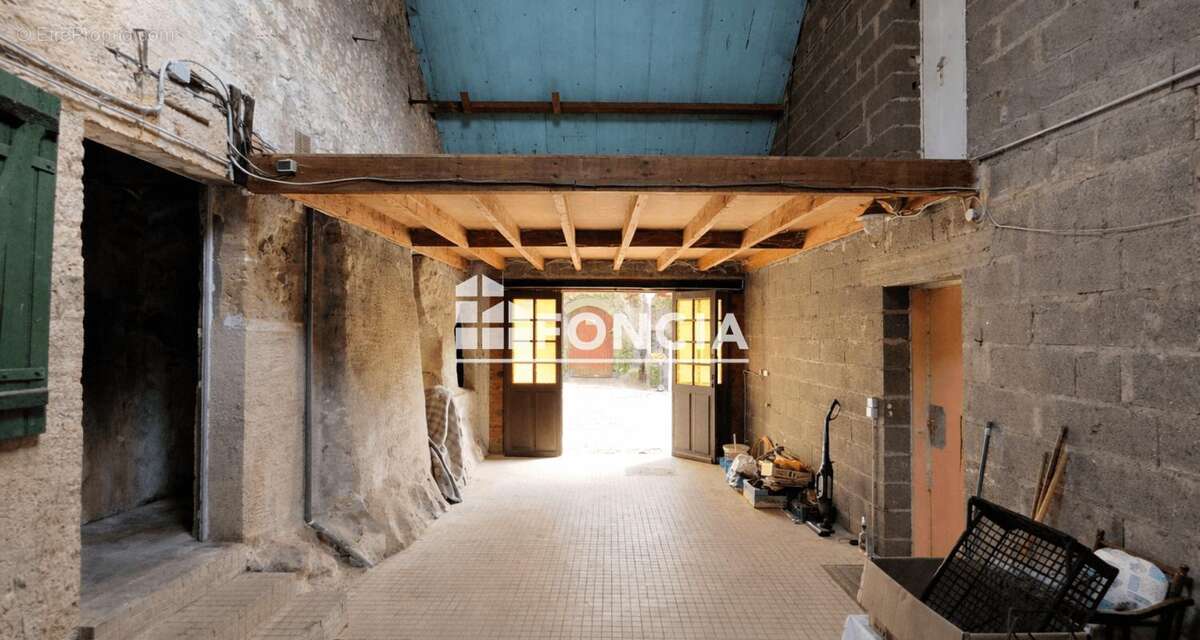Maison d'architecte et dépendances troglodytes - photo 12