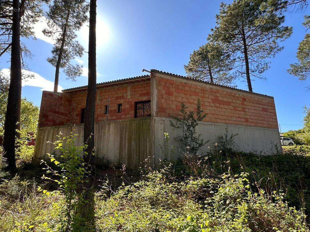 Maison à LABLACHERE