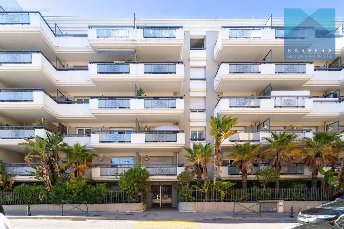 Appartement à SAINT-LAURENT-DU-VAR