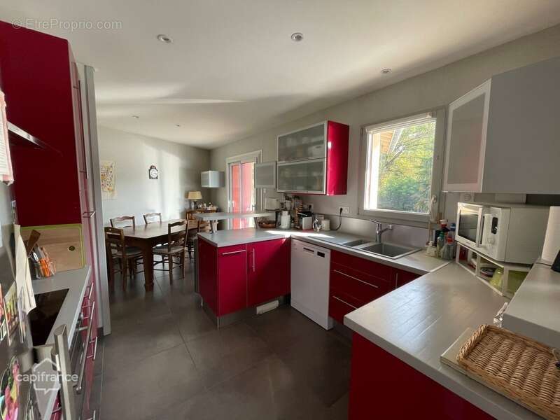 Maison à vendre 7 pièces CHAVANNES SUR SURAN (01) - photo 4
