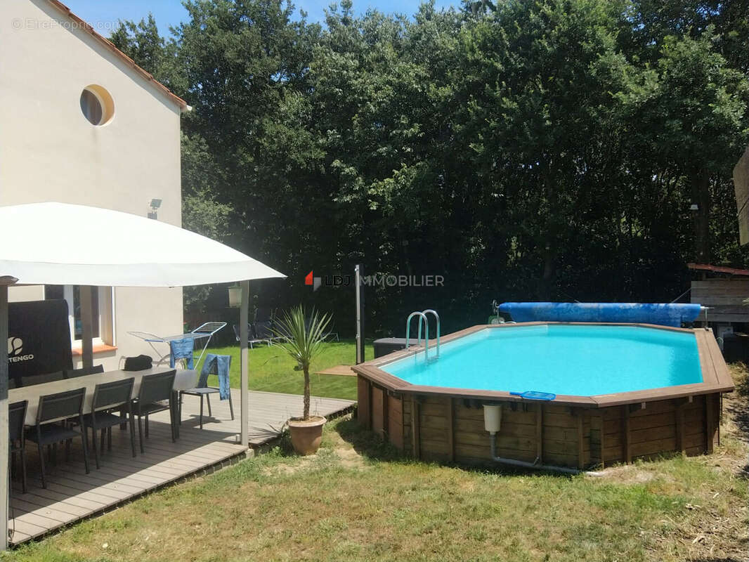 Maison à REYNES