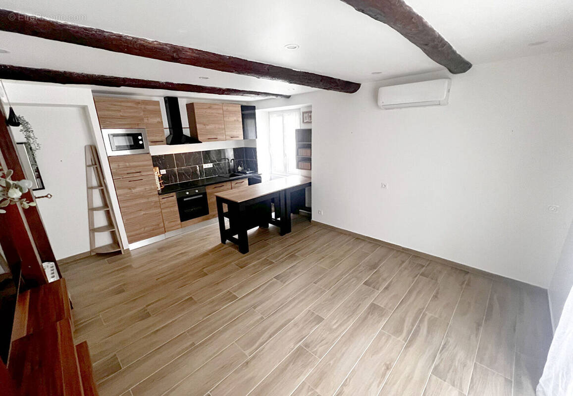 Maison à SAINT-CHAMAS