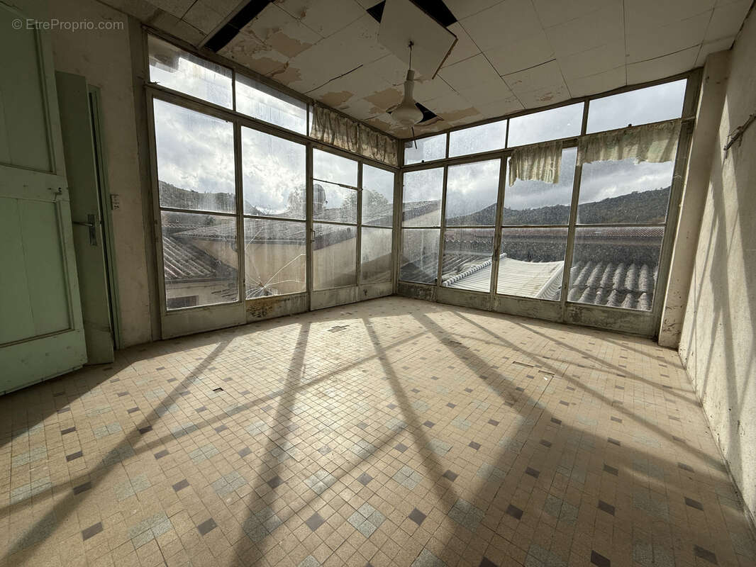 Appartement à TOURNEMIRE