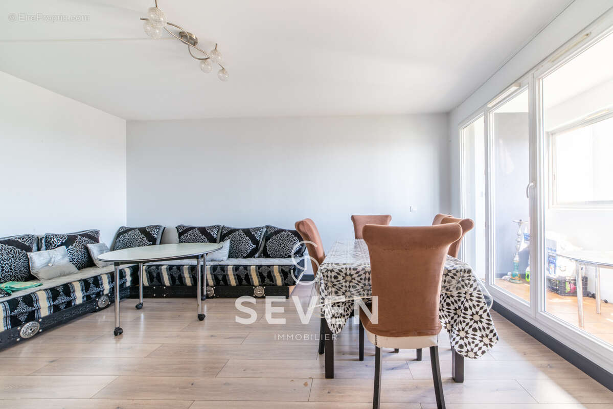 Appartement à GENNEVILLIERS