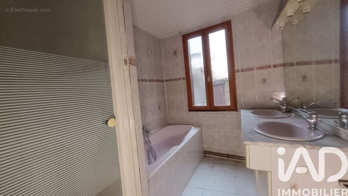Photo 6 - Maison à BRIENON-SUR-ARMANCON