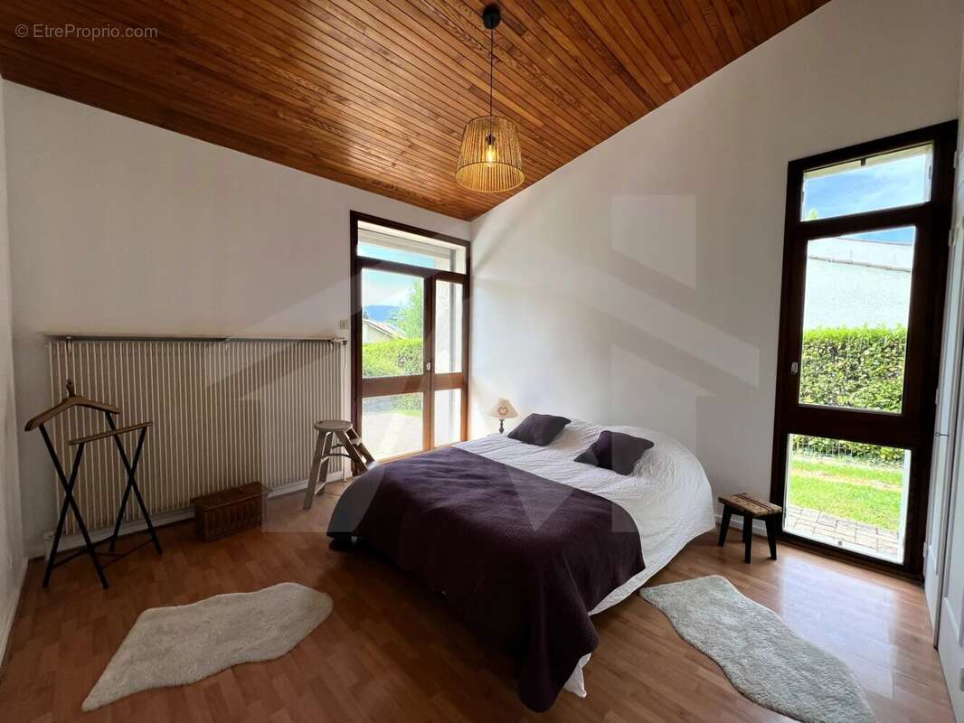 Maison à MEYLAN