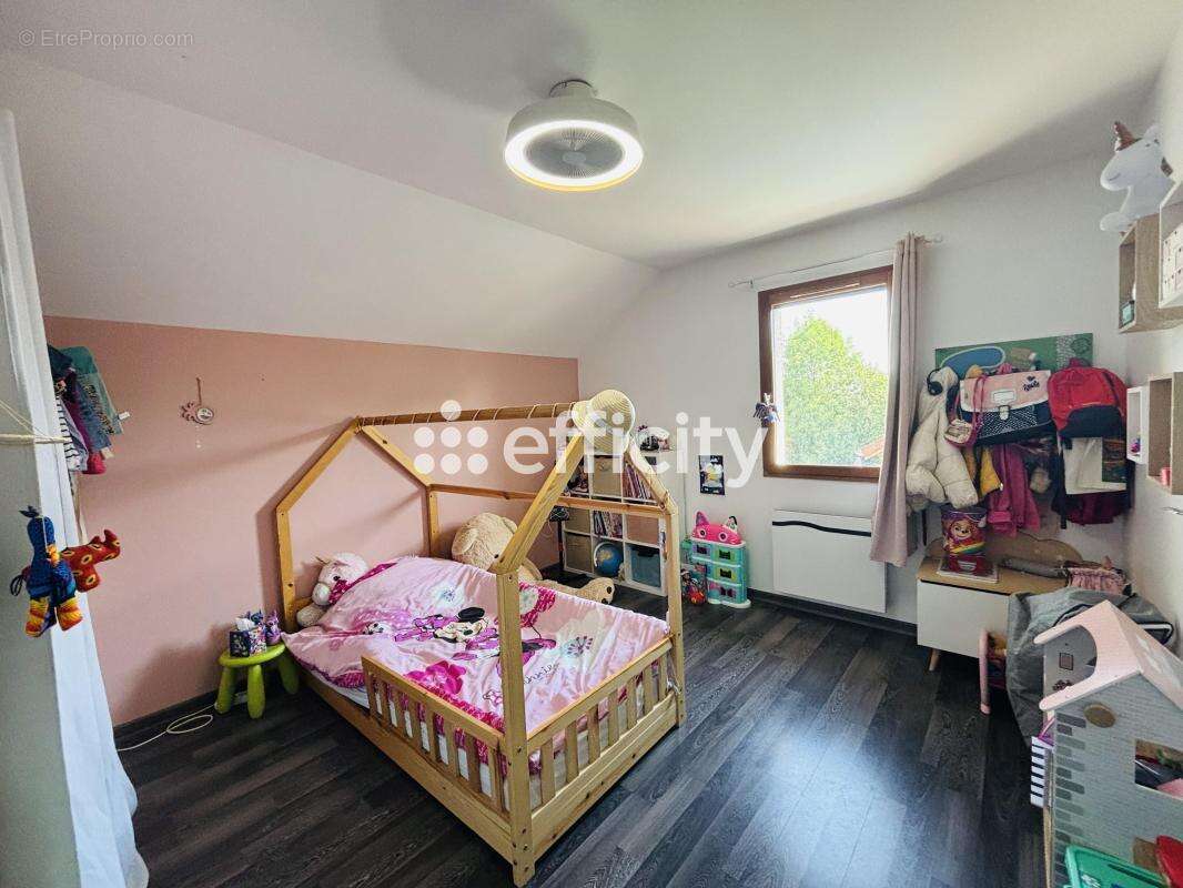 Maison 94 m² à Montagny-Les-Lanches  - photo 9