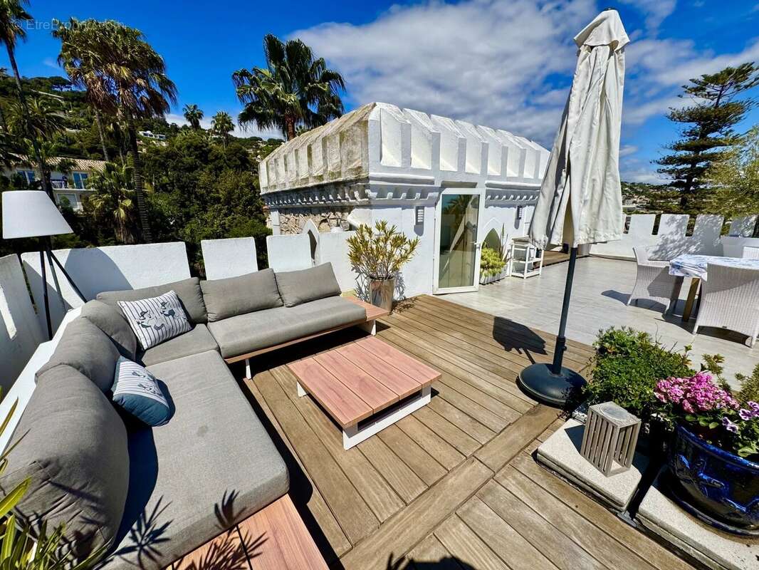 Appartement à VALLAURIS