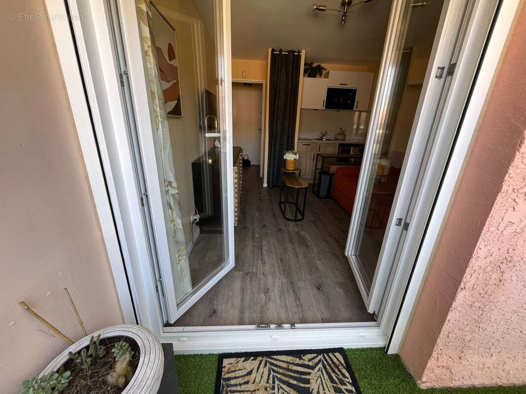 Appartement à BORMES-LES-MIMOSAS