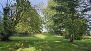 Terrain à SAINT-MESMES