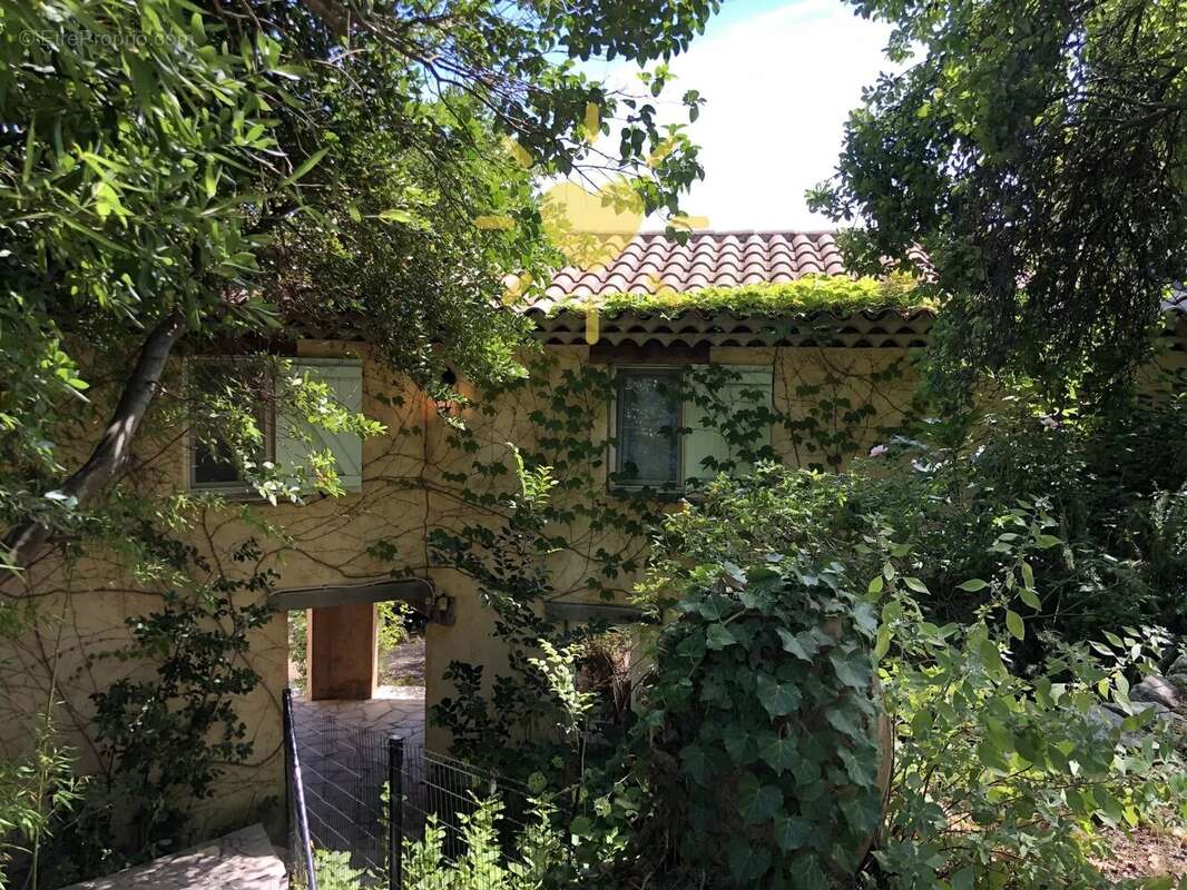 BARGEMON : Belle villa à pied du village avec piscine - photo 11
