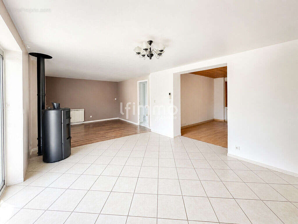 Maison 168m² 4 chs Terrain 621m² préau garage - photo 9