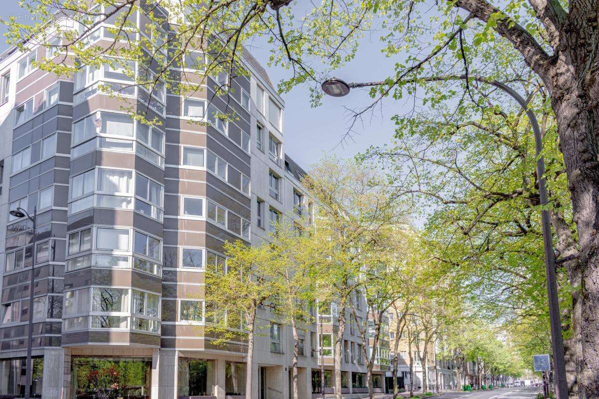 Appartement à PARIS-14E