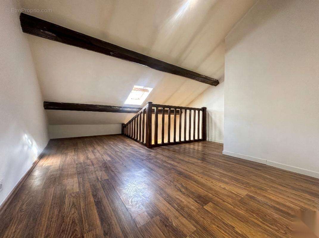 Appartement à AMPLEPUIS