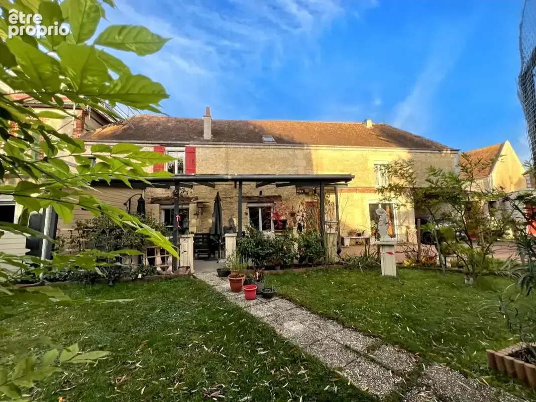 Maison à MEZIDON-CANON