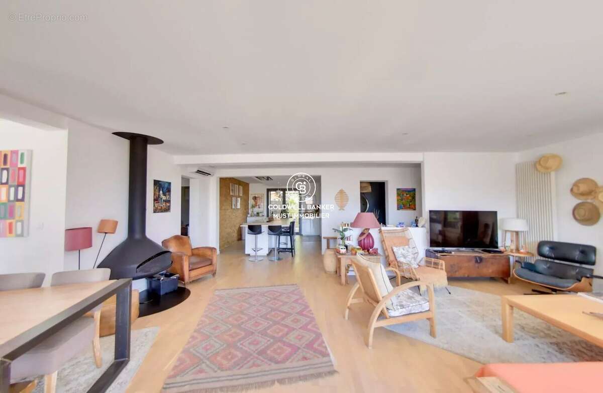 Canet: Maison dominante avec vue, en impasse, avec 1000 m² de terrain et piscine - photo 7