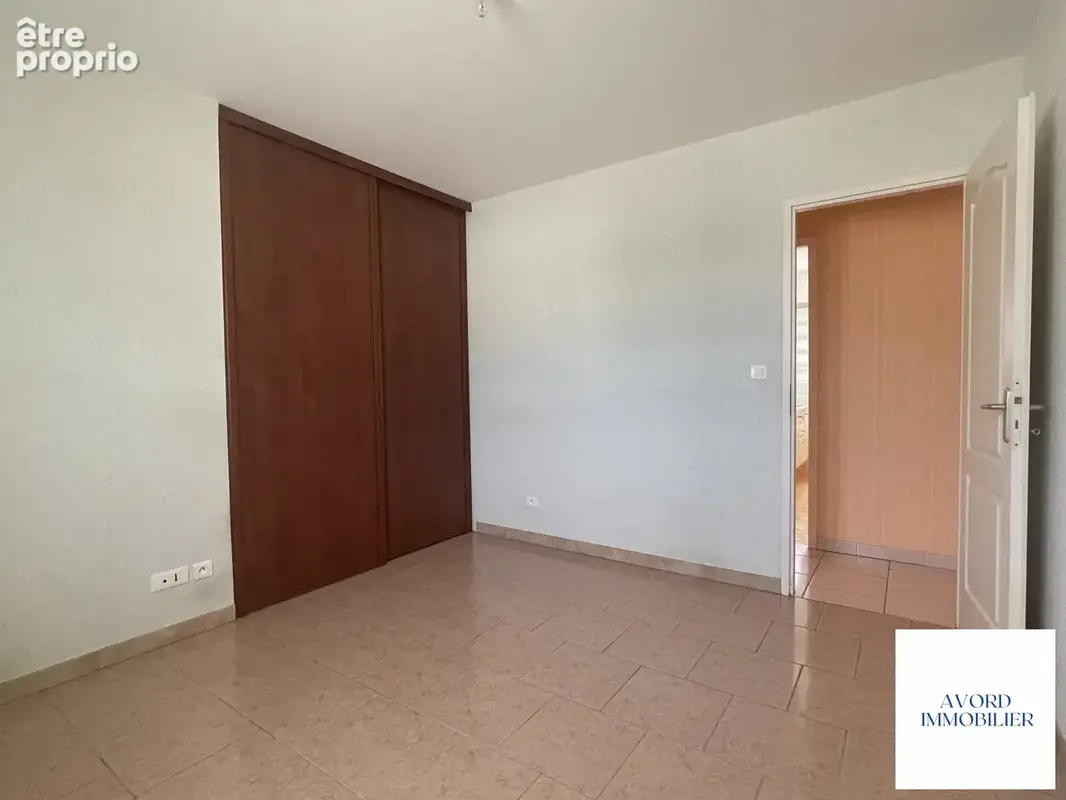 Maison 106 m² à Avord  - photo 7