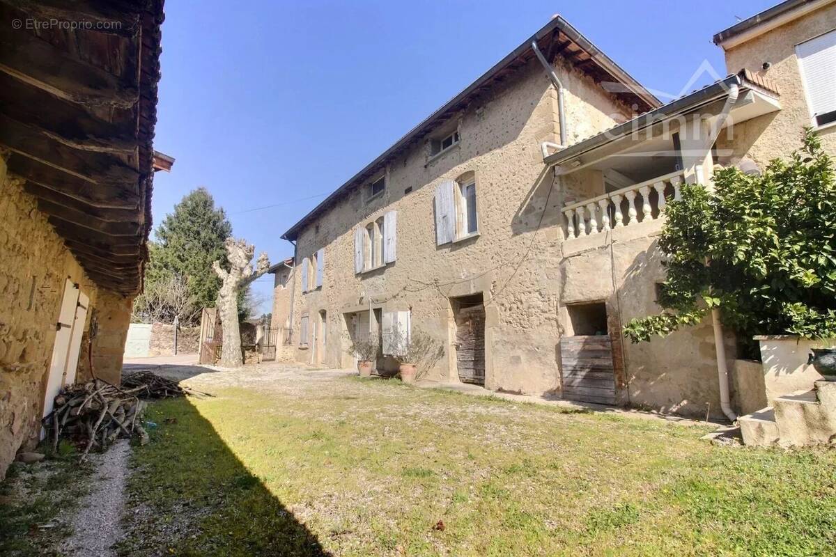 Maison à SAINT-BARTHELEMY-DE-VALS