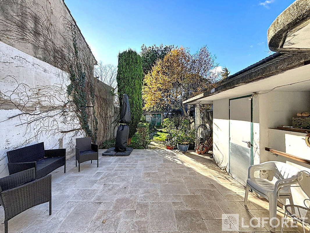 Maison à COURTHEZON