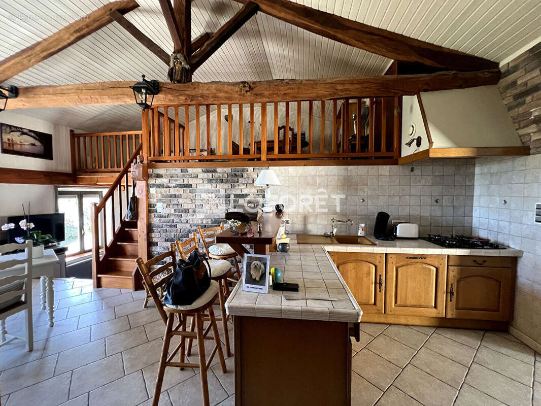 Maison Ambierle 7 pièce(s) 150m2 - photo 6