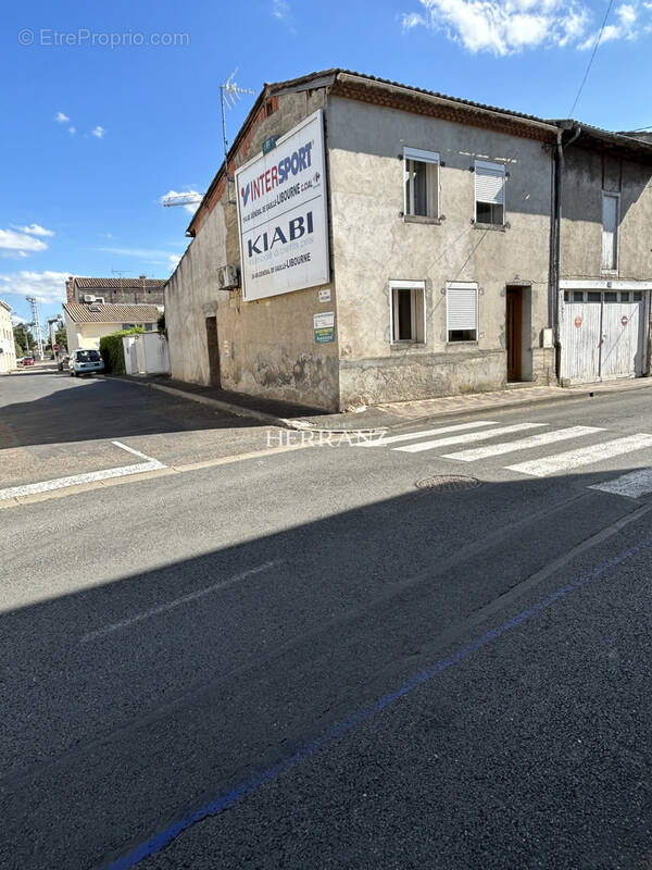 Maison à COUTRAS