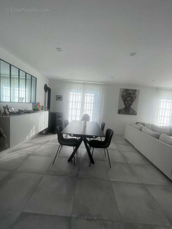 Maison à SAVIGNY-LE-TEMPLE