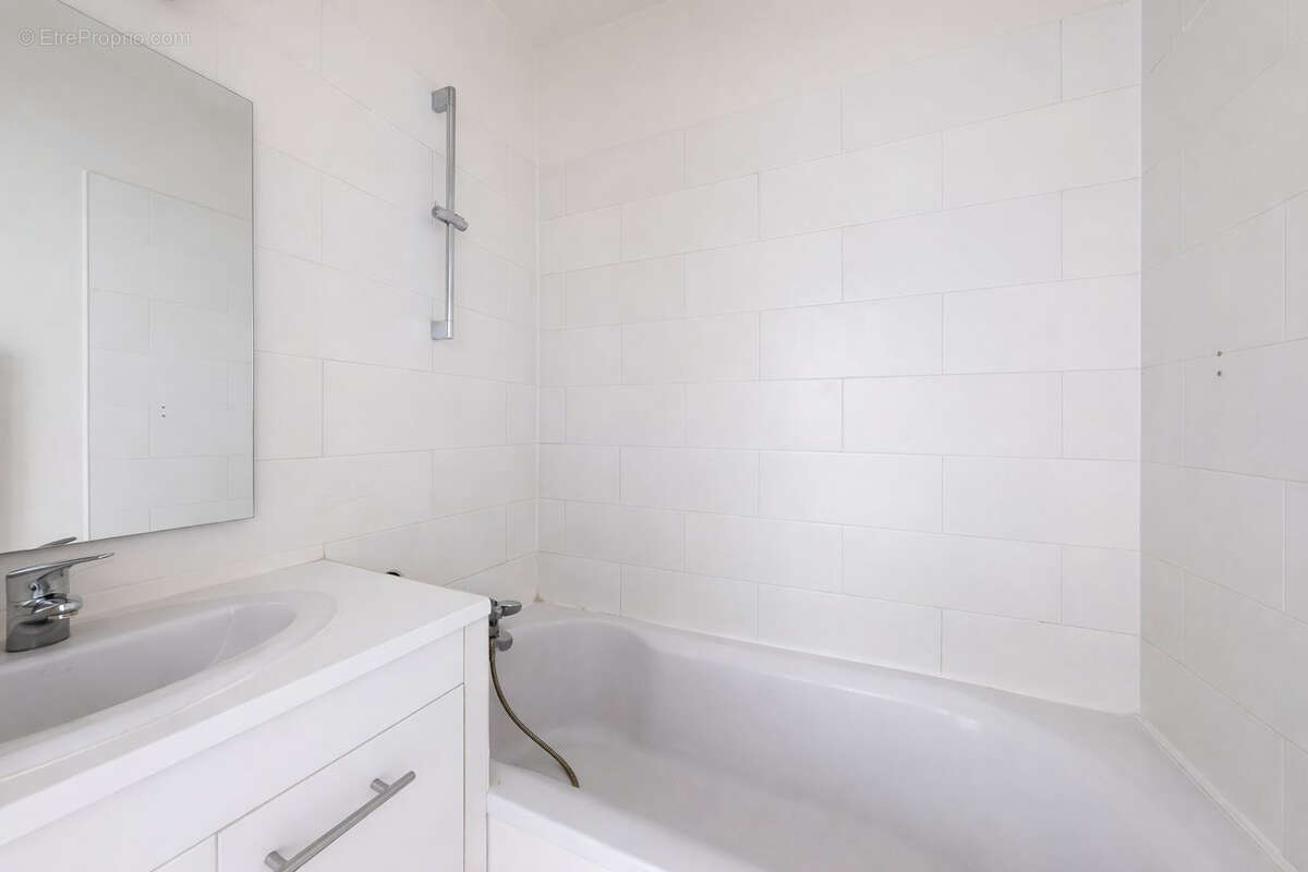 Appartement à PARIS-14E