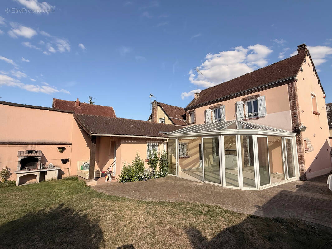 Maison à HOUDAN