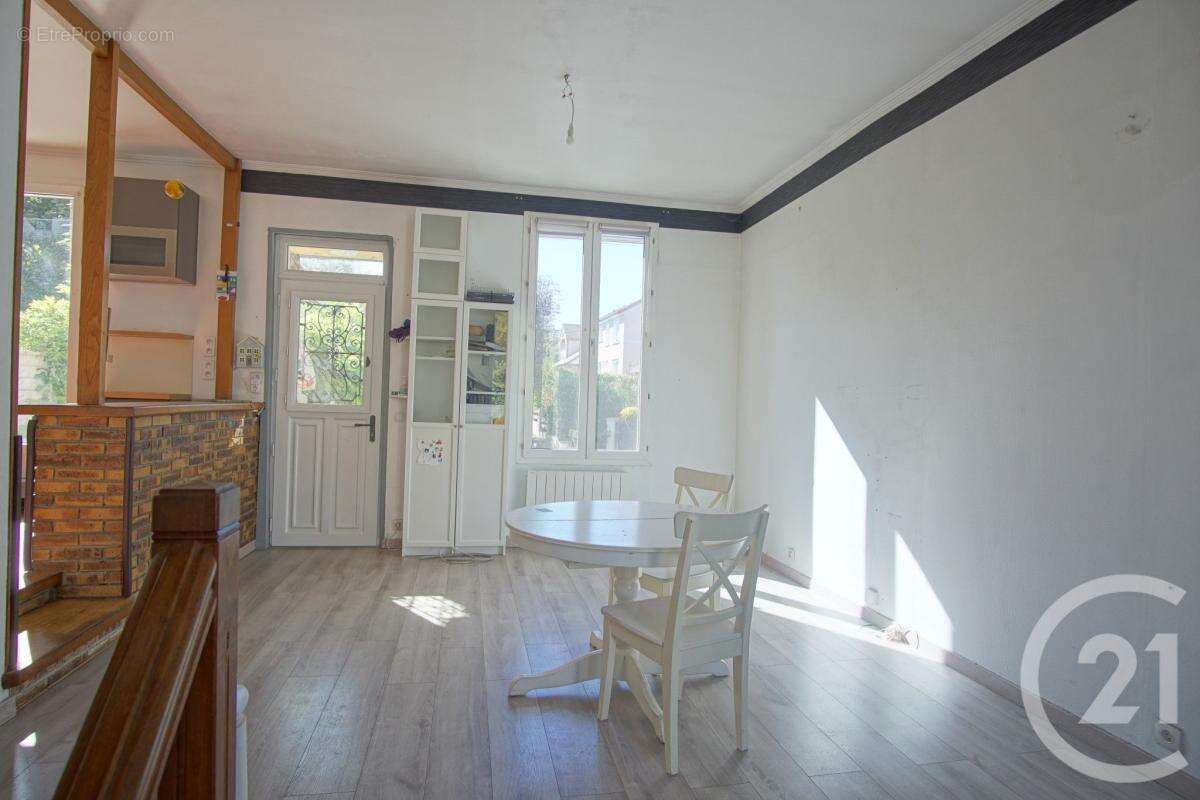 Maison à CHOISY-LE-ROI