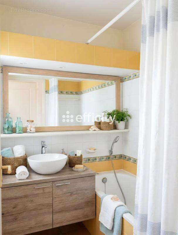 Appartement à GRIMAUD