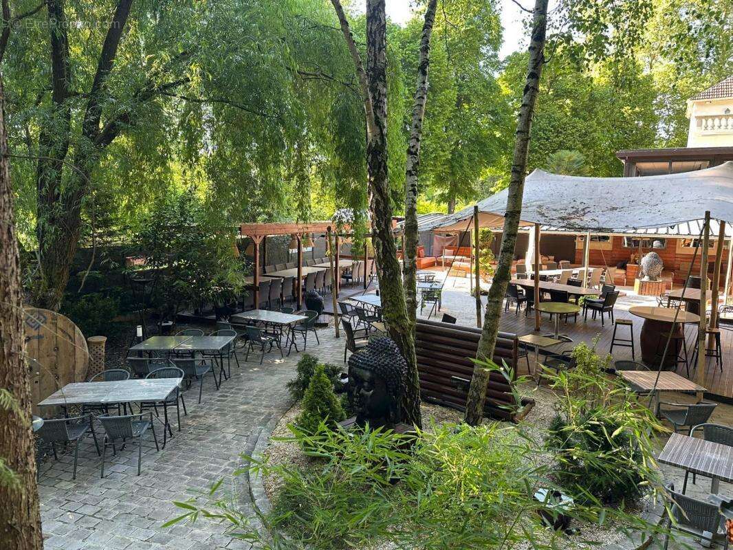 Commerce à CHALIFERT