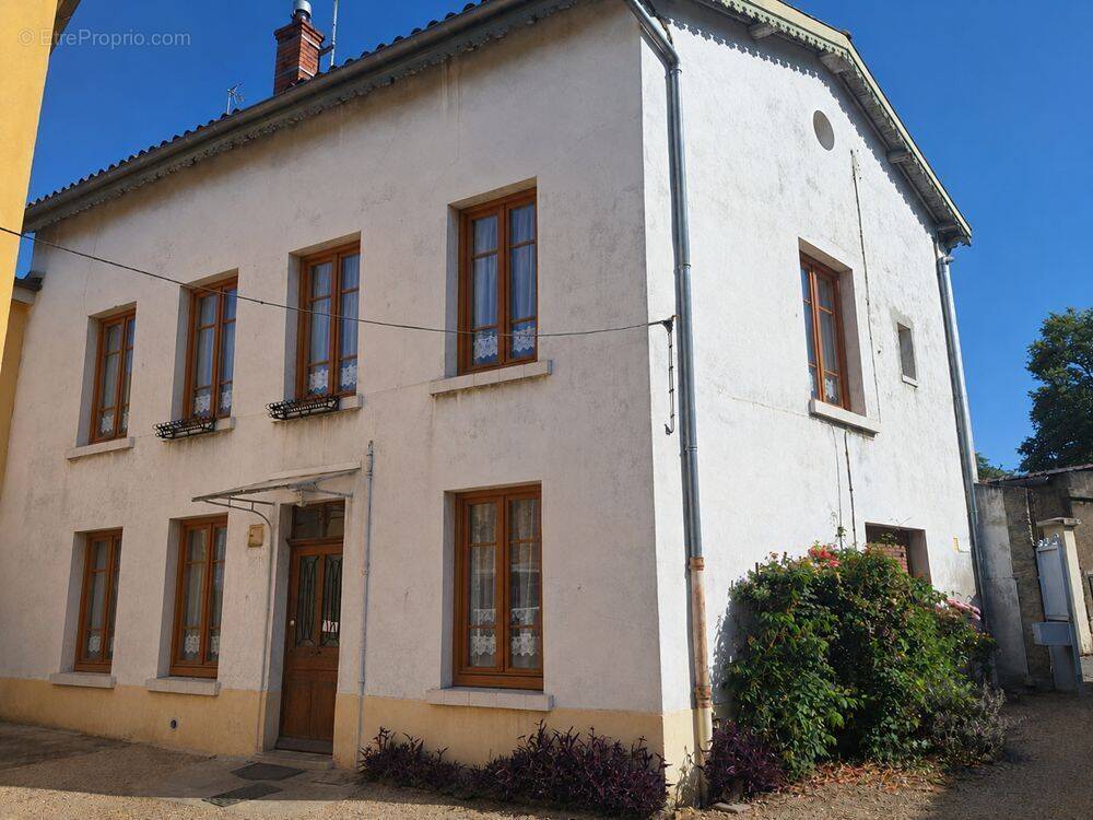 Maison à SAINTE-FOY-LES-LYON