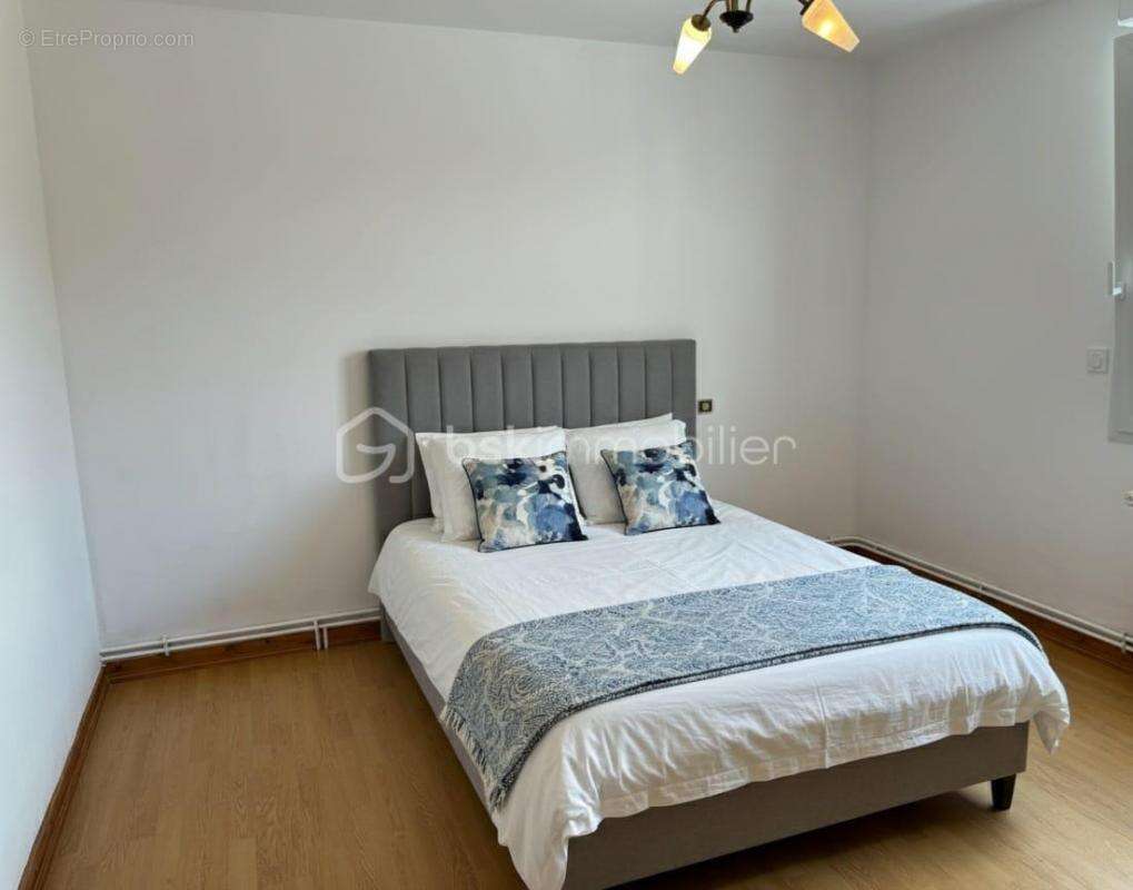 Maison à SAINT-HILAIRE-DU-HARCOUET