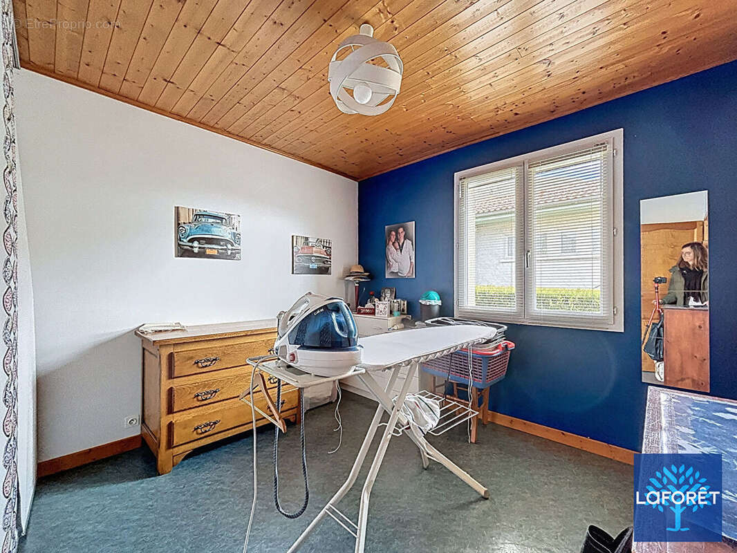 Maison à BRIVES-CHARENSAC