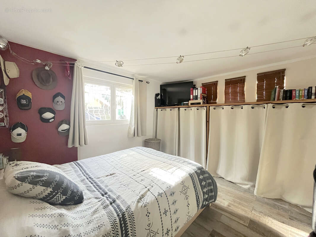 Appartement à SIX-FOURS-LES-PLAGES