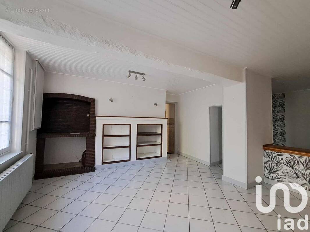 Photo 1 - Maison à VEZINNES