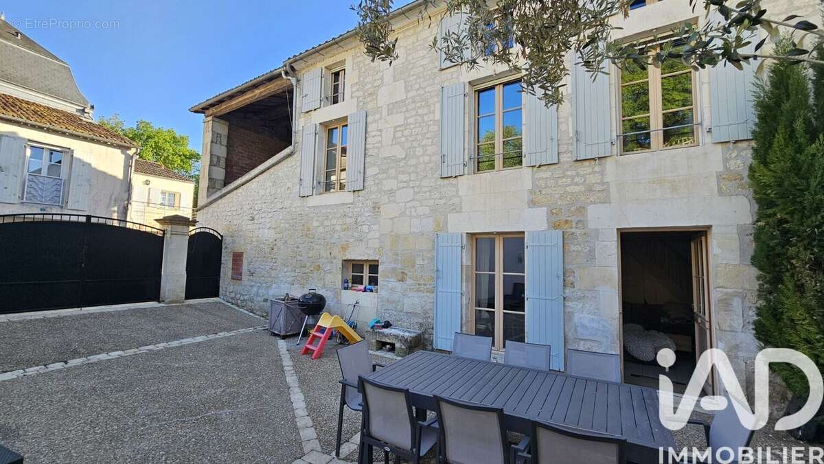 Photo 2 - Maison à TAILLEBOURG