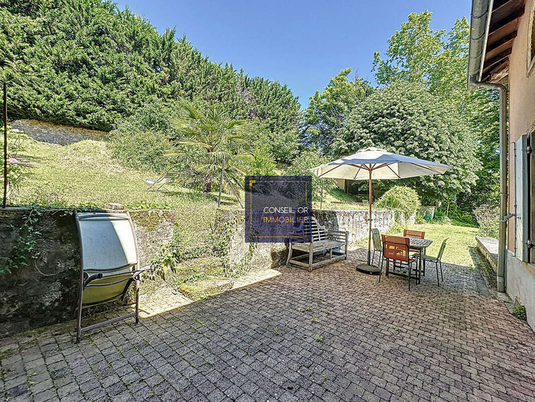 Maison à SAINT-GENIS-LAVAL