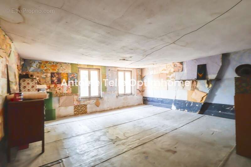 Le Cateau 59360 - Maison de ville avec garage & jardin clos - De l'espace à moderniser ! - photo 12