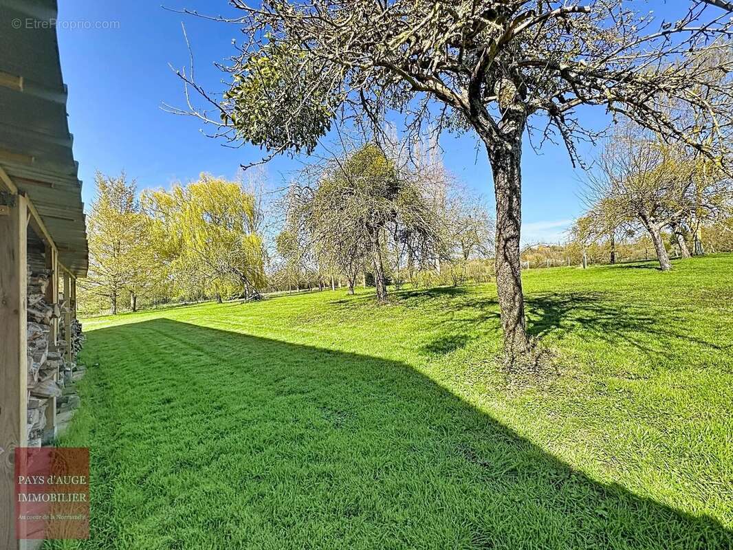 Maison à SAINT-GEORGES-EN-AUGE