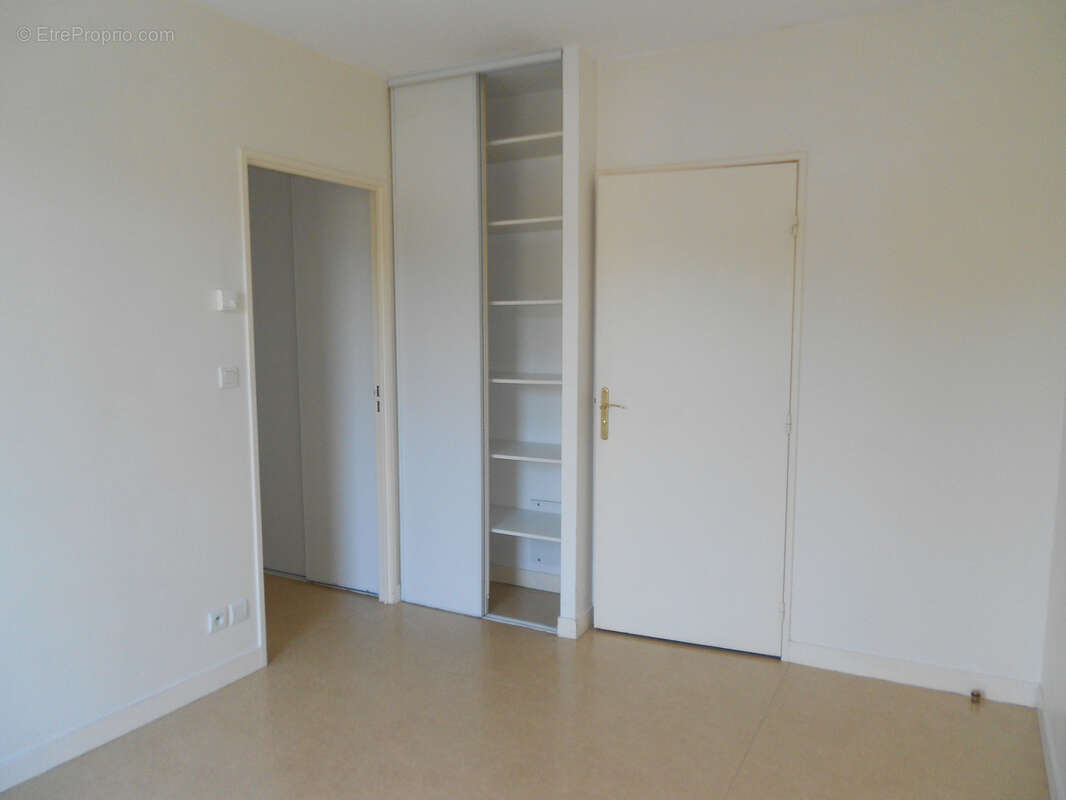 Appartement à VAUX-LE-PENIL