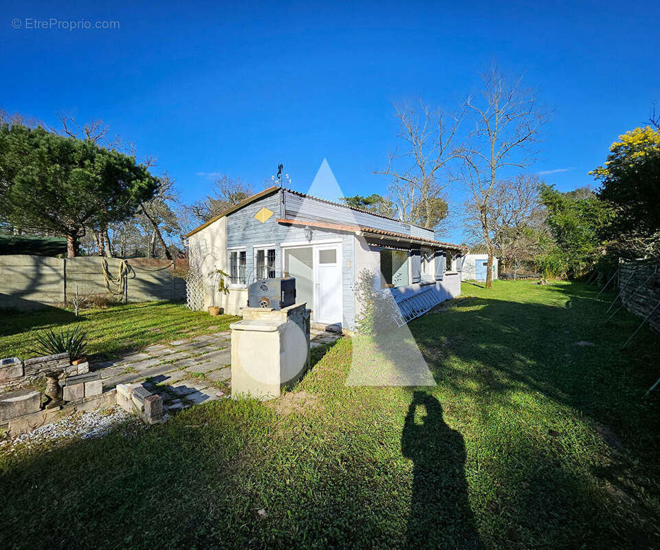 Maison à LES MATHES